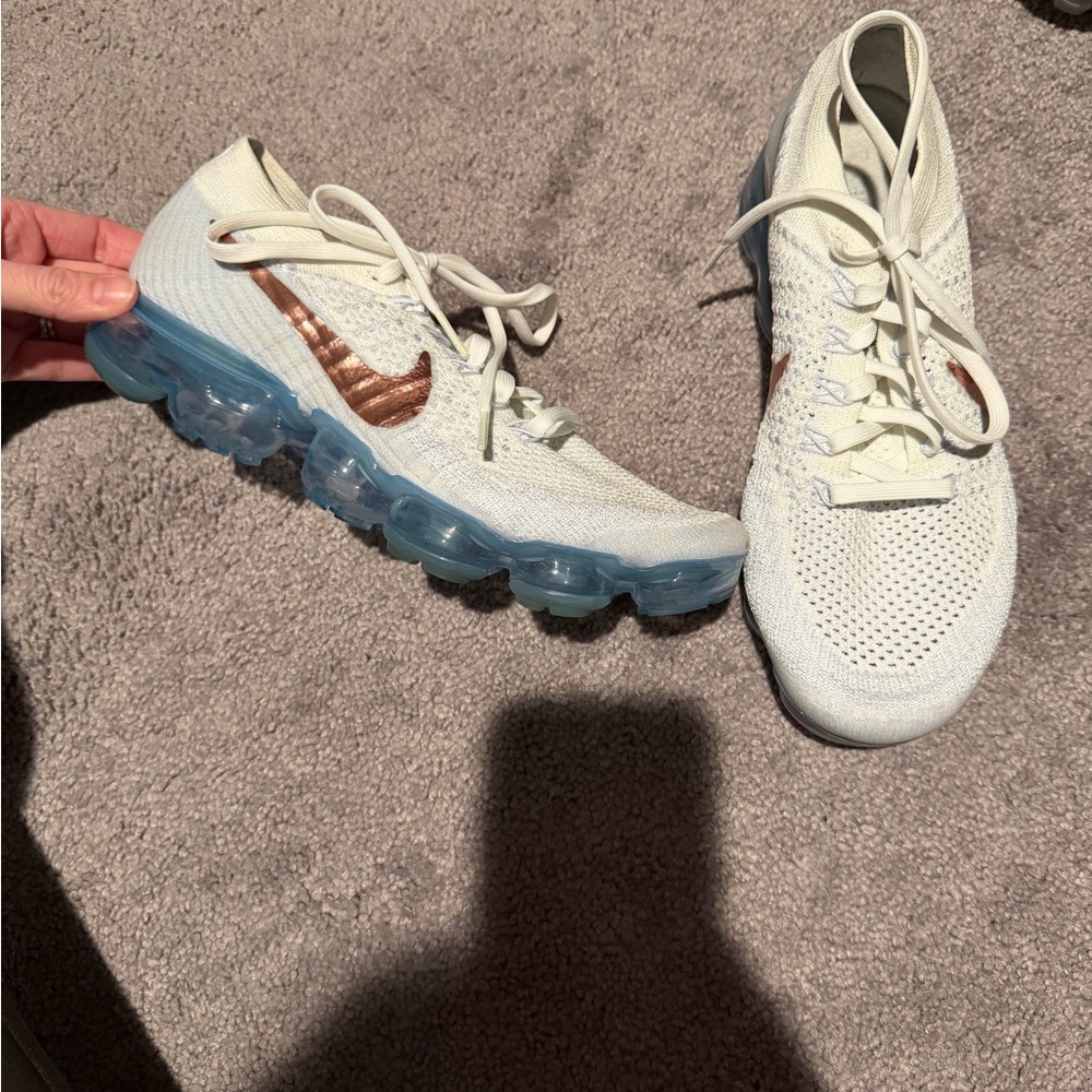 Nike White and Blue Sneakers with Brown Accent
